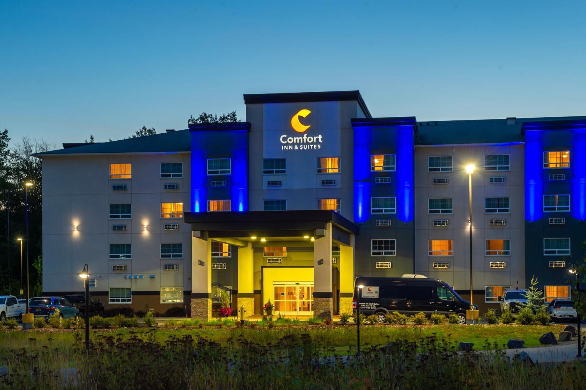Comfort Inn & Suites Terrace Exterior photo